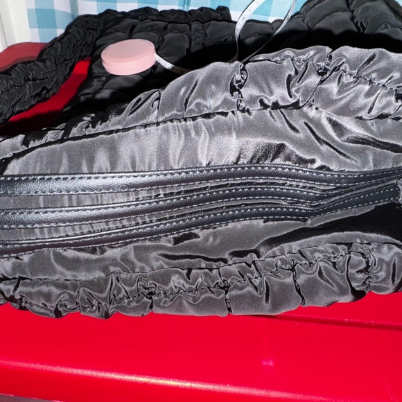 NWT Popular Puffer Black Quilted Shoulder Bag - Picture 9 of 9